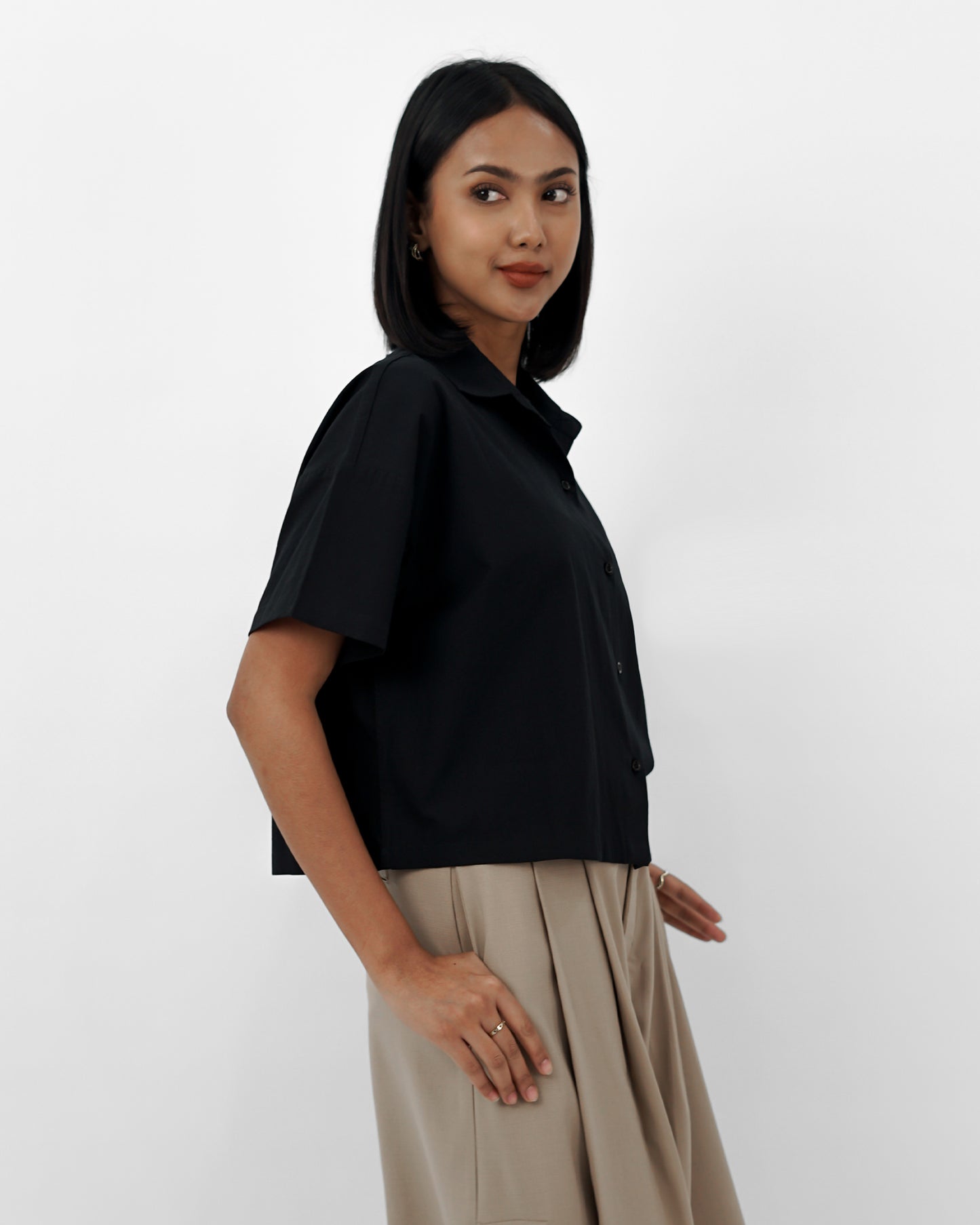 KEMEJA SMITH BERLIN X FLEN MUSO KEMEJA WANITA CALLA SHIRT